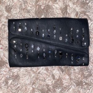 Maurices Clutch On Chain